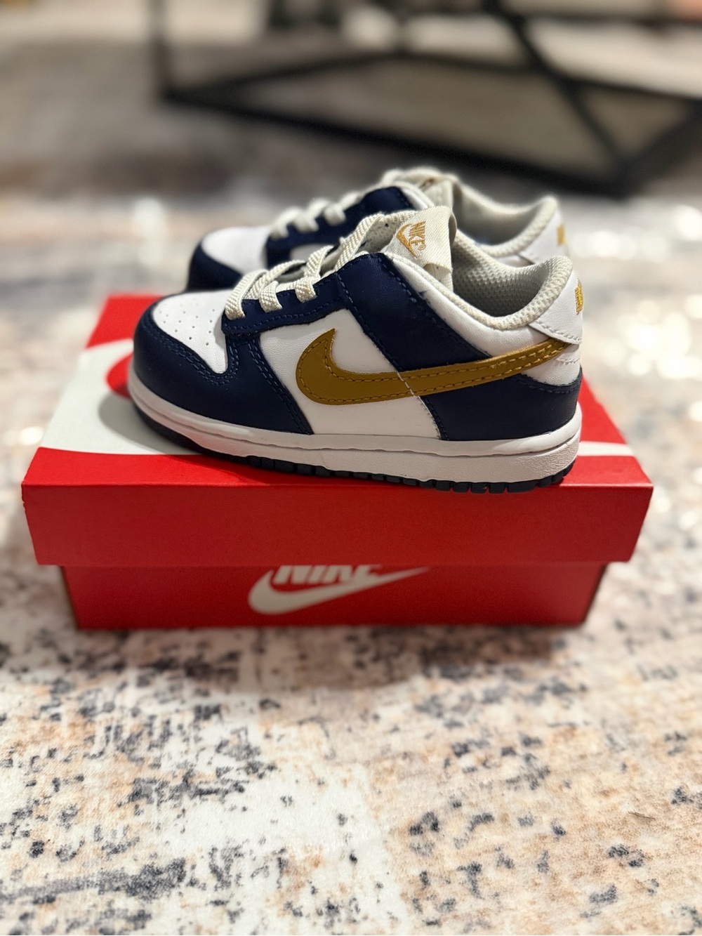 Nike Kids Low-Top Sneakers in Navy, White & Gold